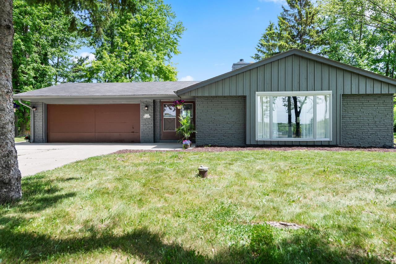 W132N12072 Mary Buth Ln, Germantown, WI 53022
