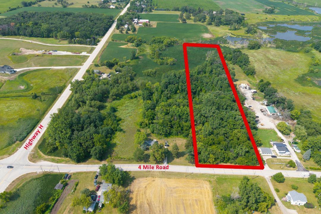 10112 4 Mile Rd #10132, Caledonia, WI 53126