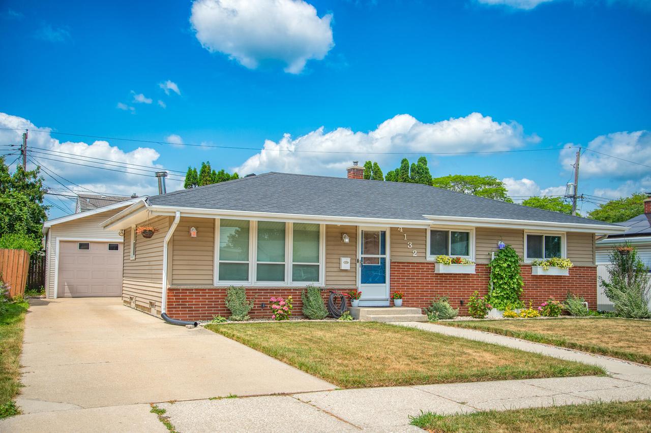 4132 Lasalle St, Racine, WI 53402