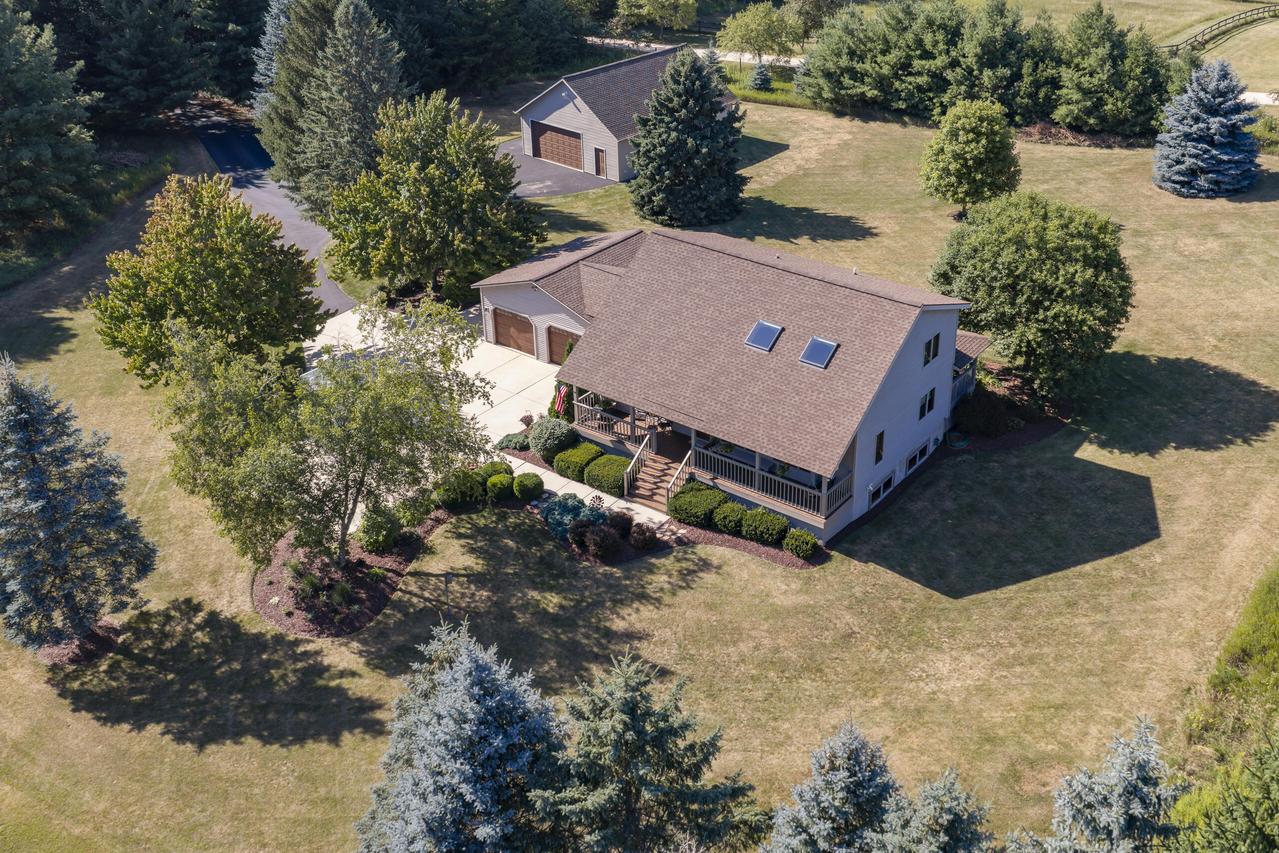 W349S2296 Waterville Rd, Ottawa, WI 53066