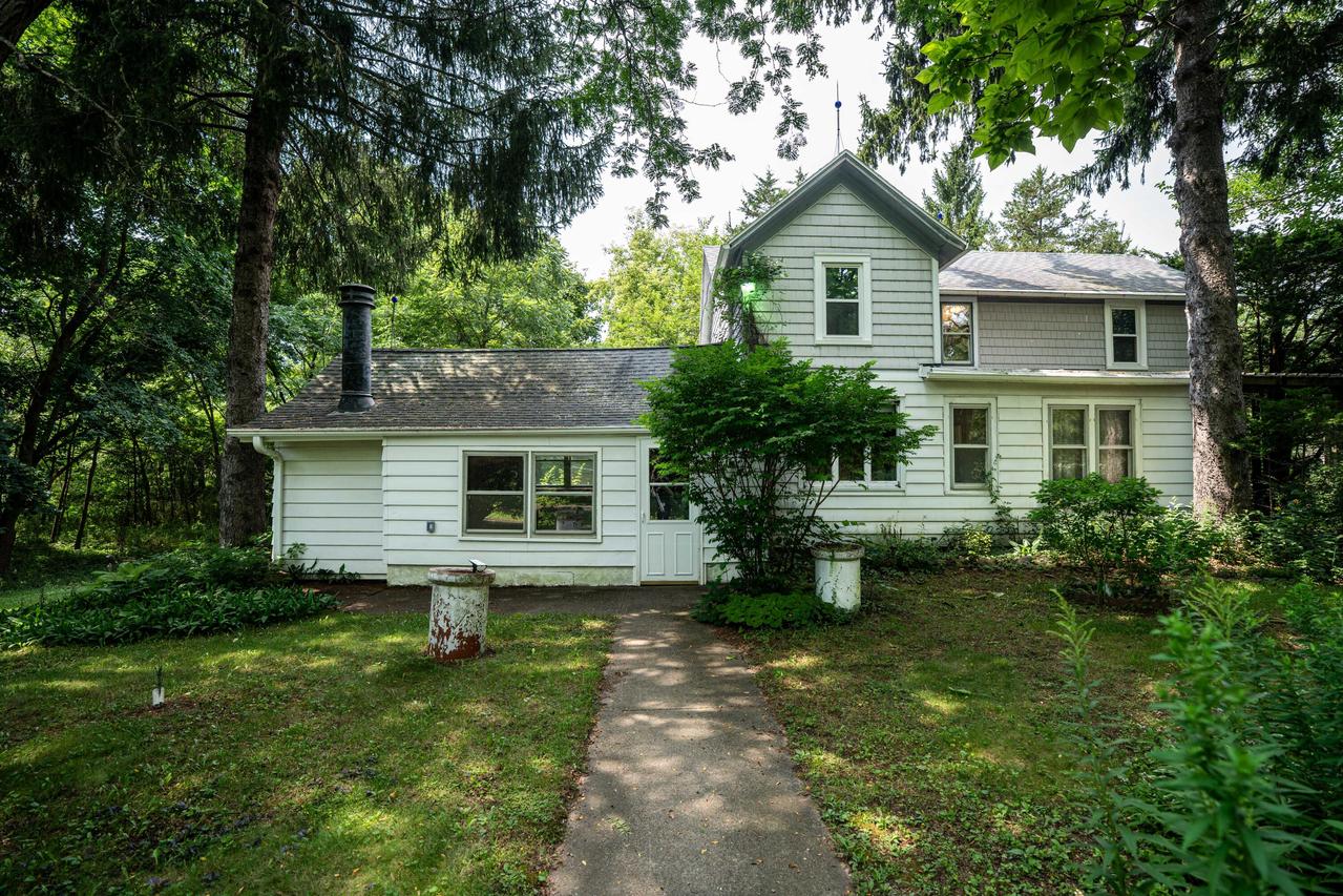 3487 Town Line Rd, Polk, WI 53095