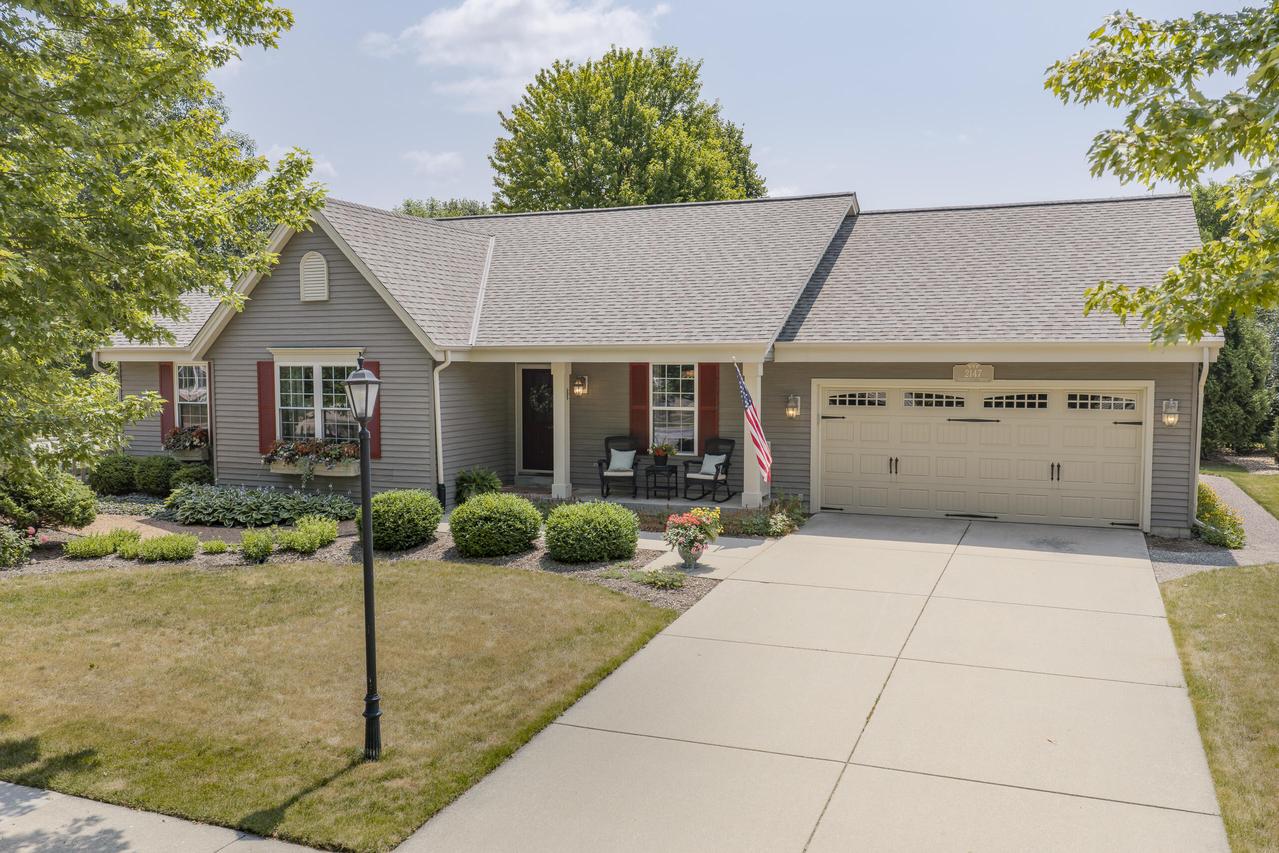 2147 Inverness Dr, Waukesha, WI 53186