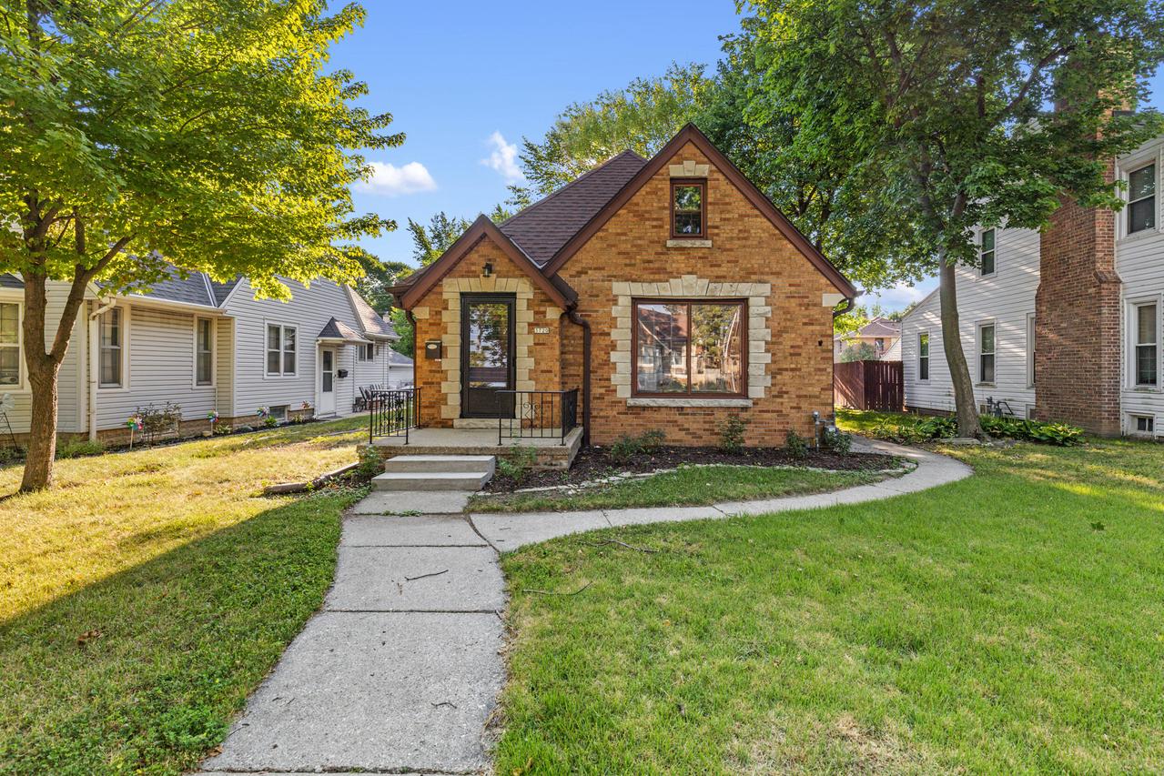 3720 N 56th St, Milwaukee, WI 53216