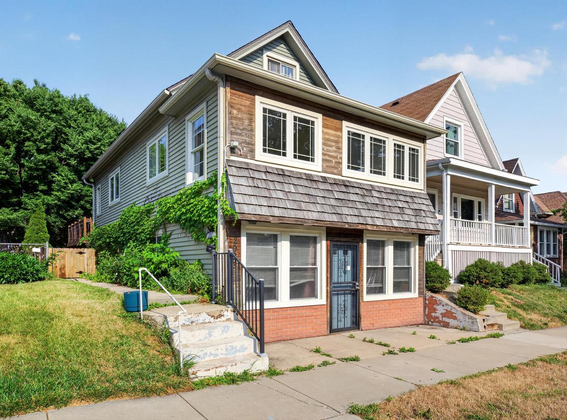 2921 S Howell Ave #2923, Milwaukee, WI 53207
