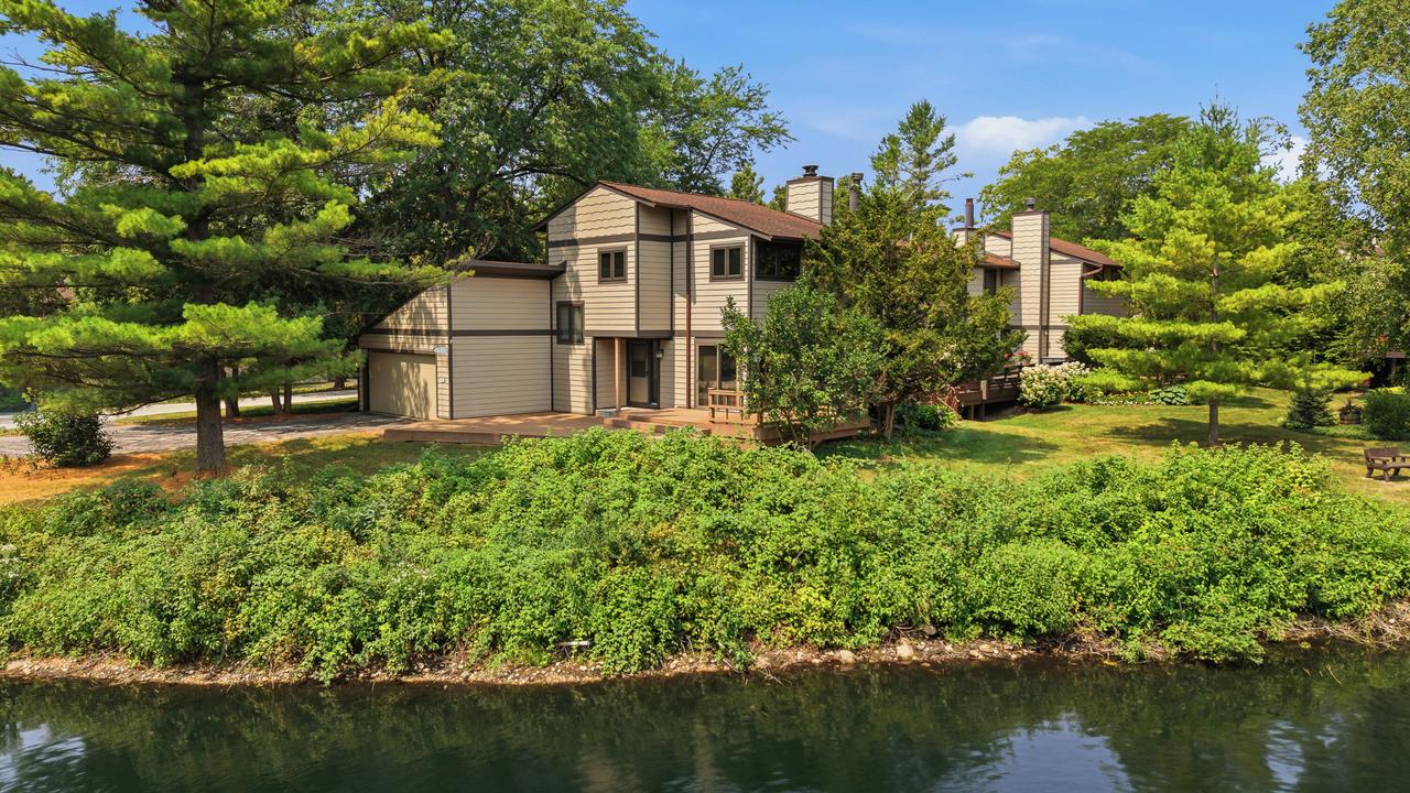 81 Point Elkhart Dr, Elkhart Lake, WI 53020