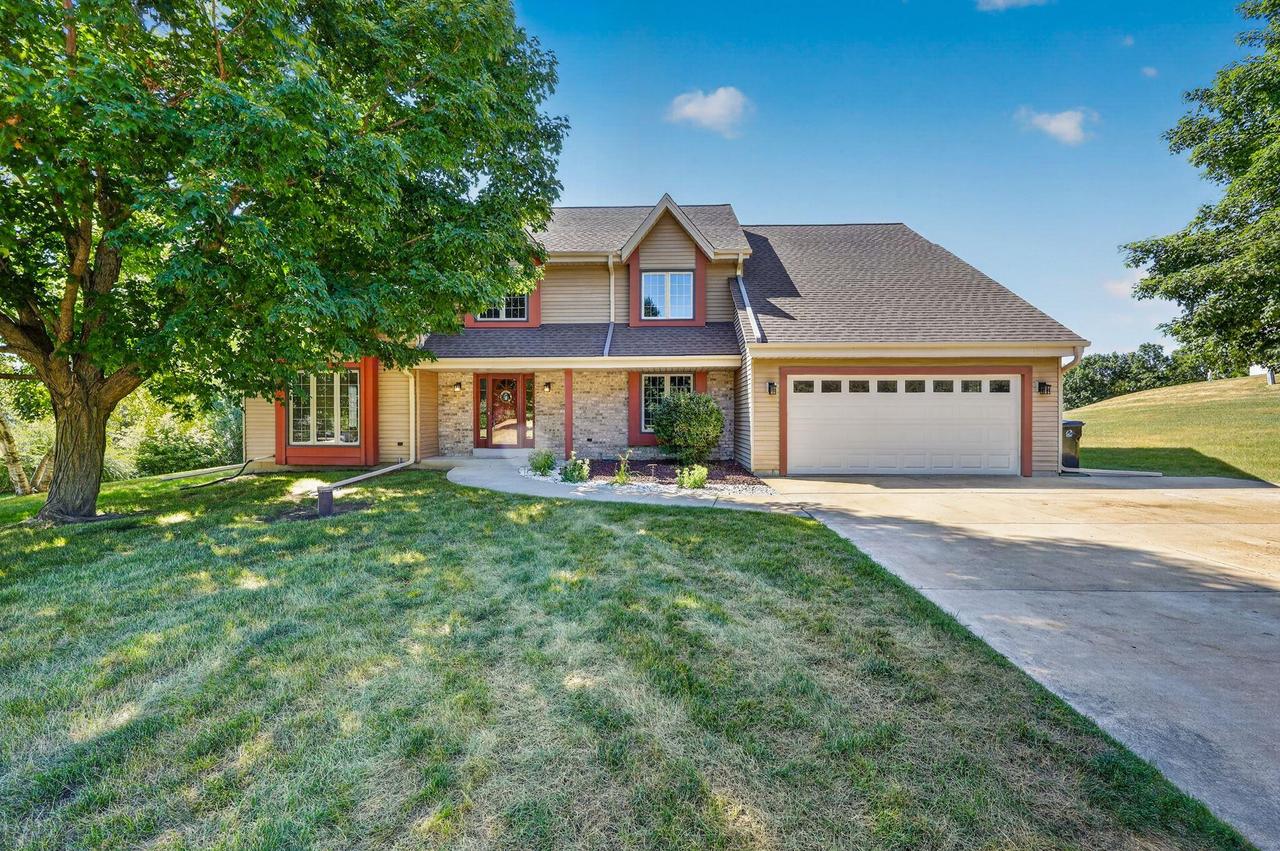 W248S6845 Sugar Maple Dr, Vernon, WI 53189