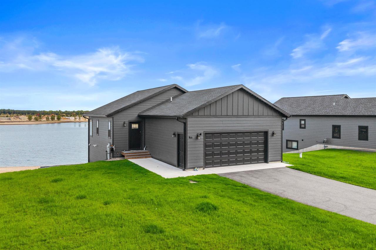 W5908 Sand By Me Dr, Germantown, WI 53950