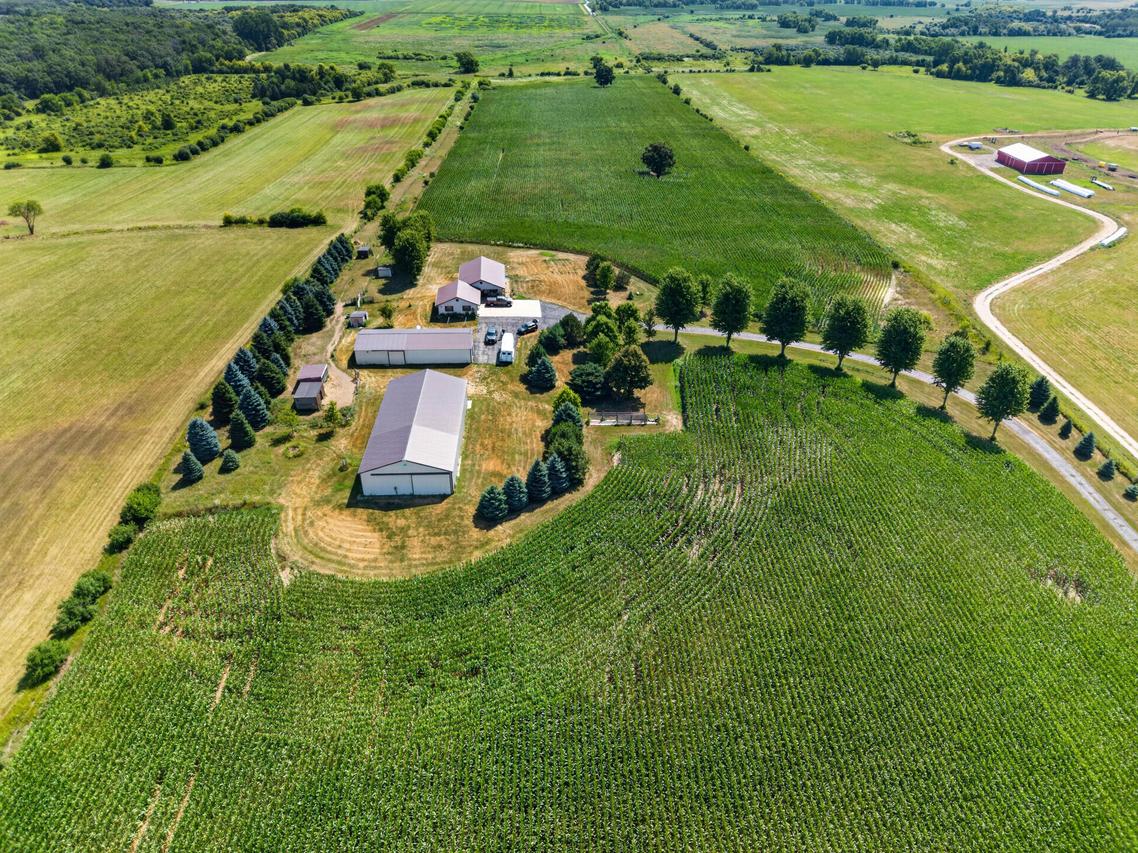 N5802 Johnson Rd, Richmond, WI 53115