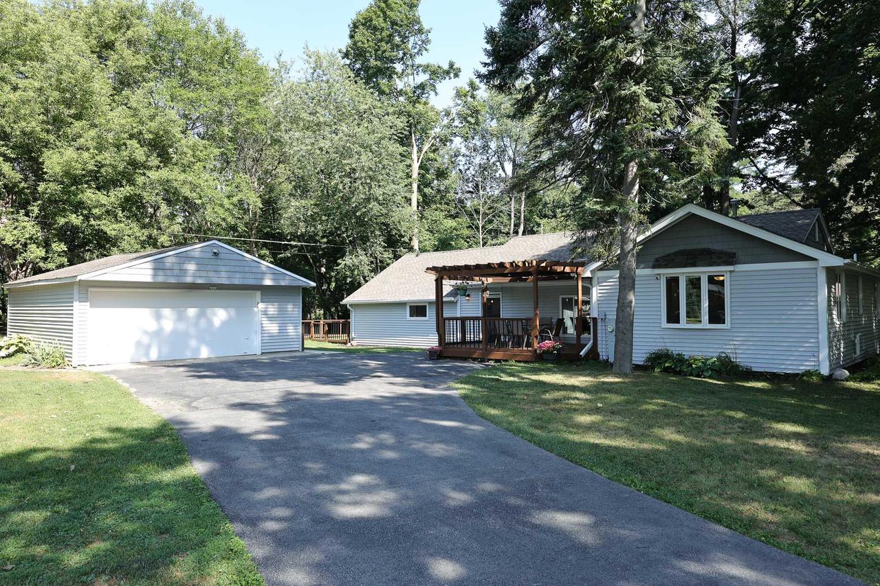4908 Anker Rd, Caledonia, WI 53405