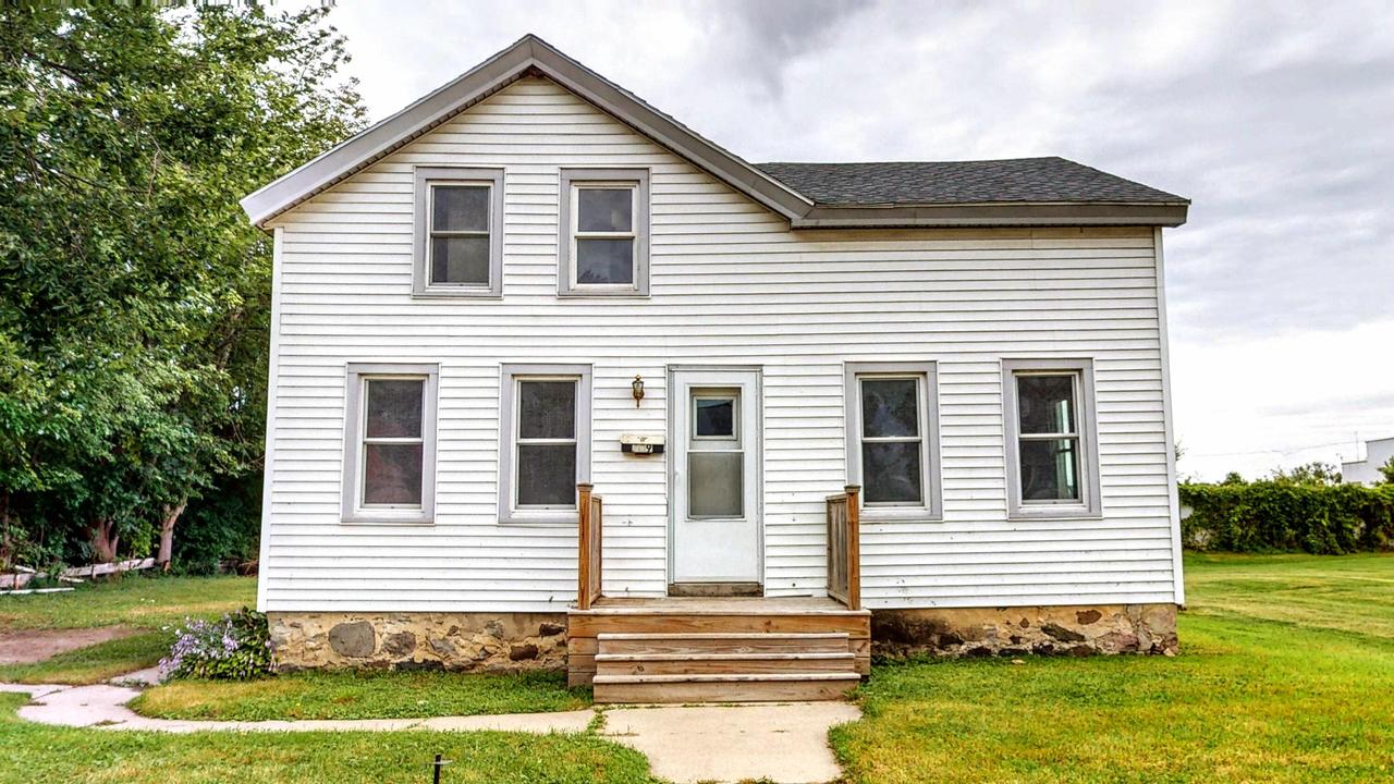 709 S Main St, Jefferson, WI 53549