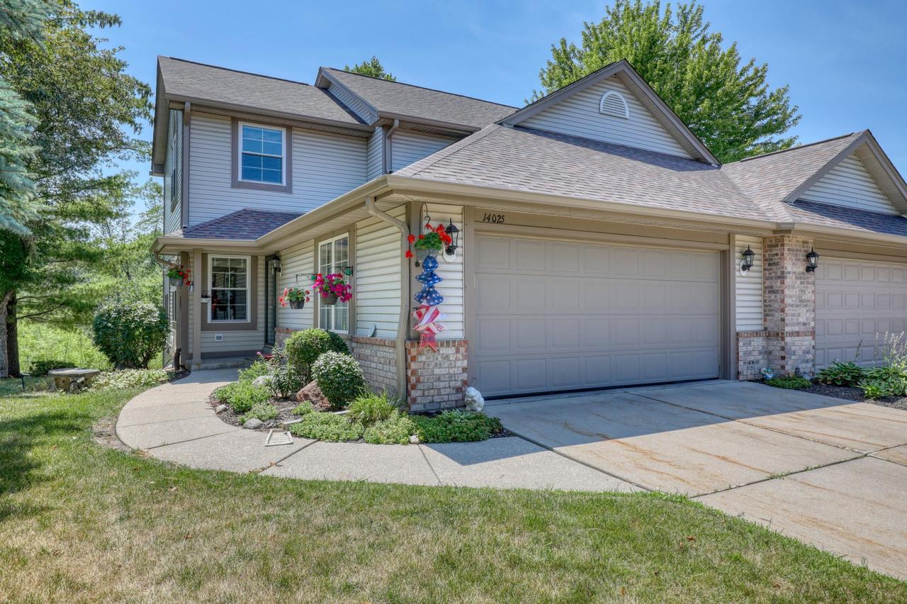14025 W Lenox Dr, New Berlin, WI 53151