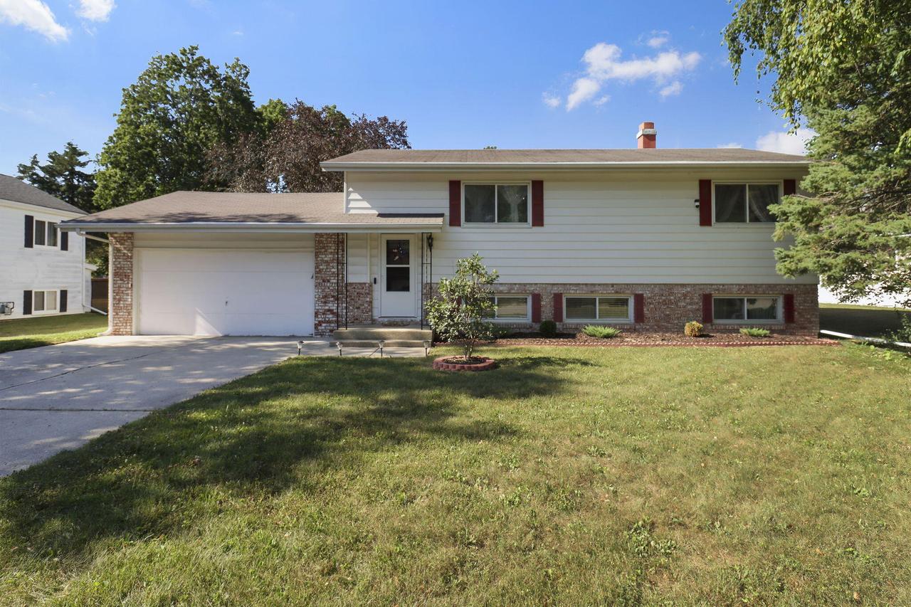 217 W Geneva St, Delavan, WI 53115