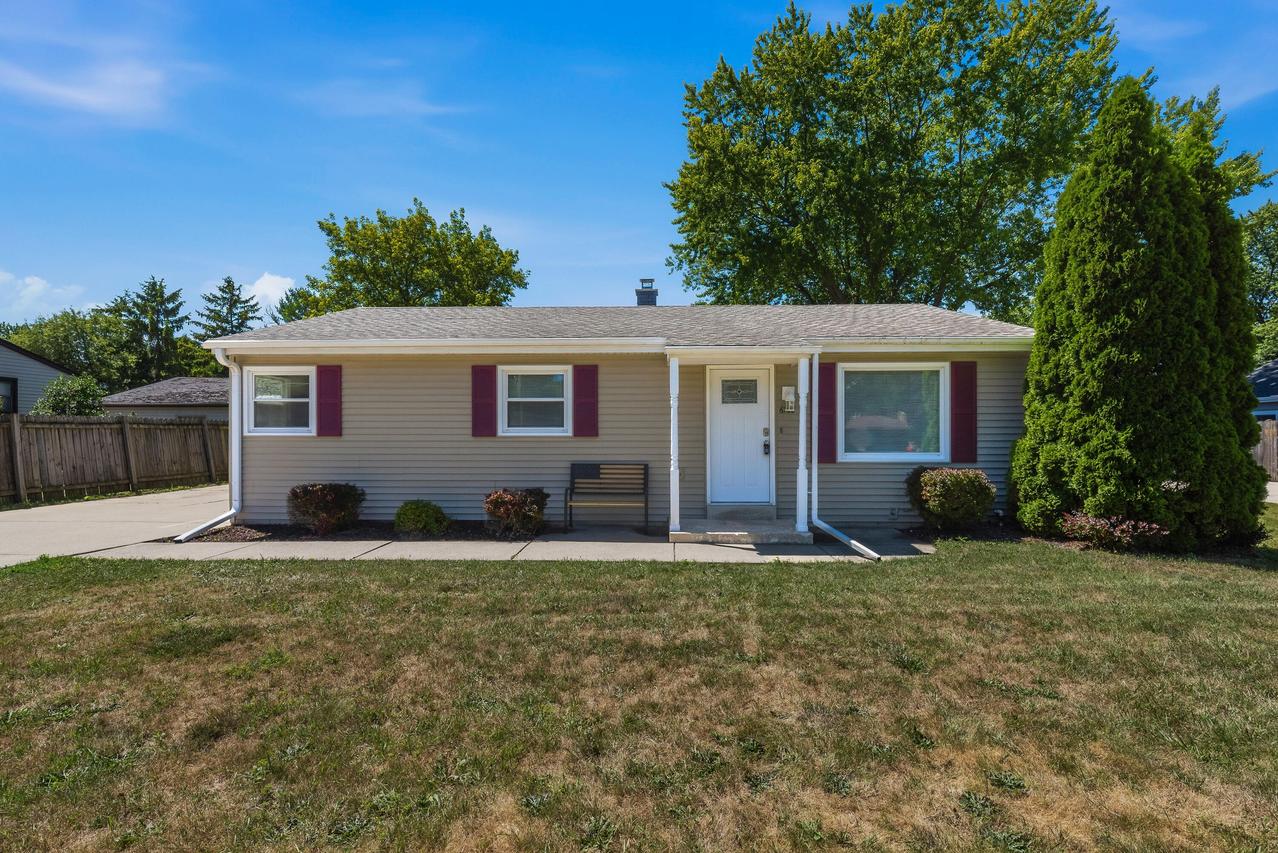 6720 Novak Rd, Caledonia, WI 53402