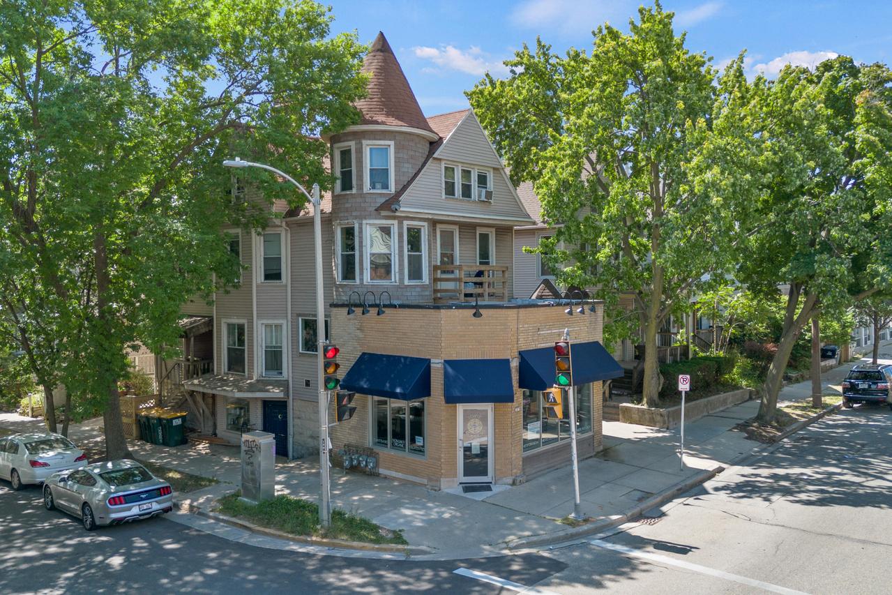 1976 N Farwell Ave #1978, Milwaukee, WI 53202