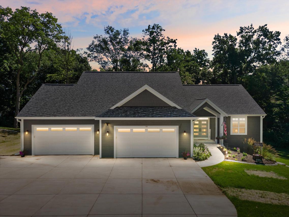 130 Plat Rd, Richfield, WI 53017
