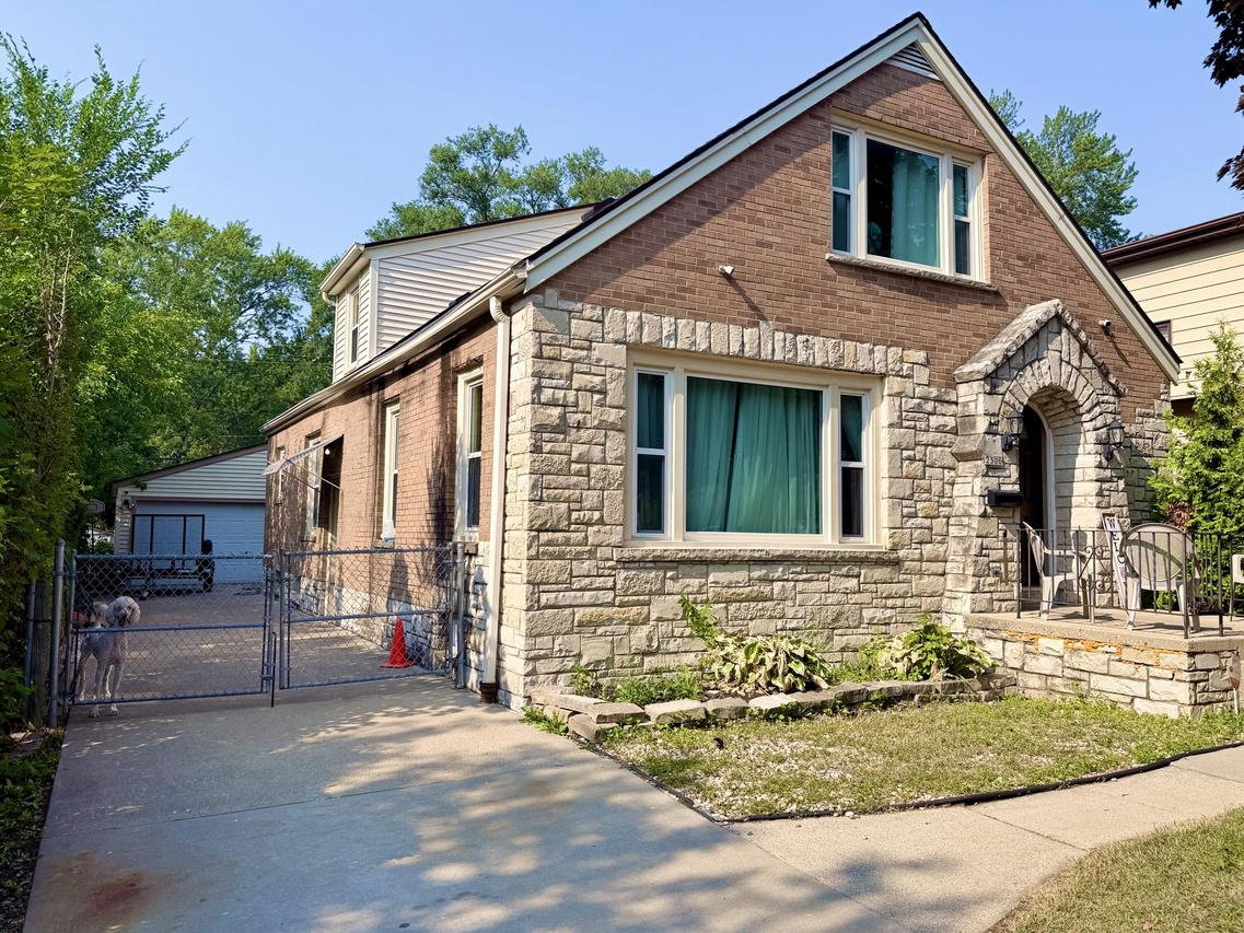 2506 W Ramsey Ave, Milwaukee, WI 53221