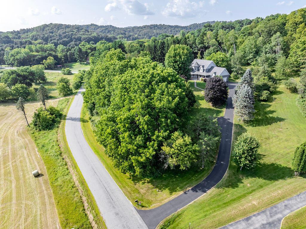 N5590 Moos Rd, Onalaska, WI 54650