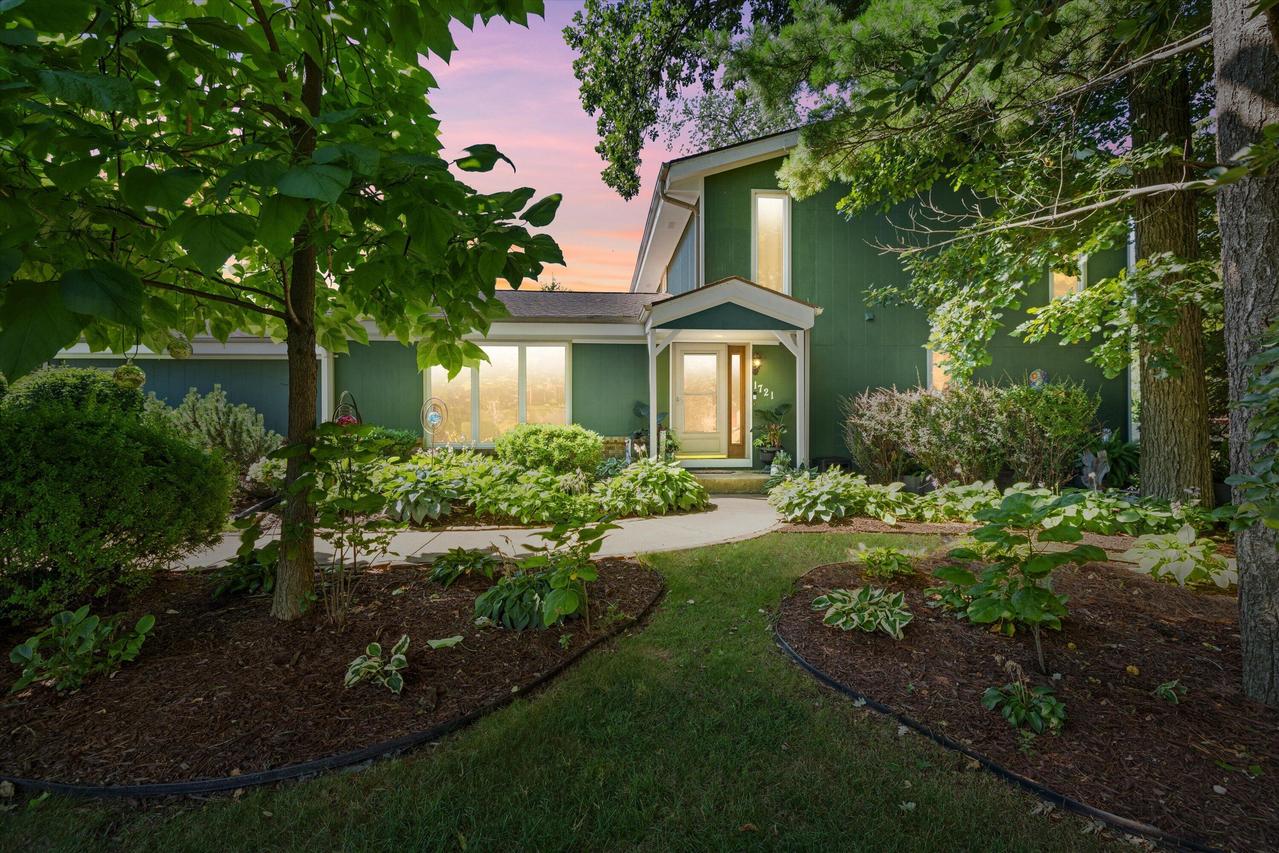 1721 September Dr, Caledonia, WI 53402