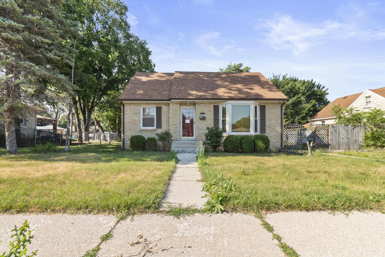 1704 Milwaukee Ave, South Milwaukee, WI 53172