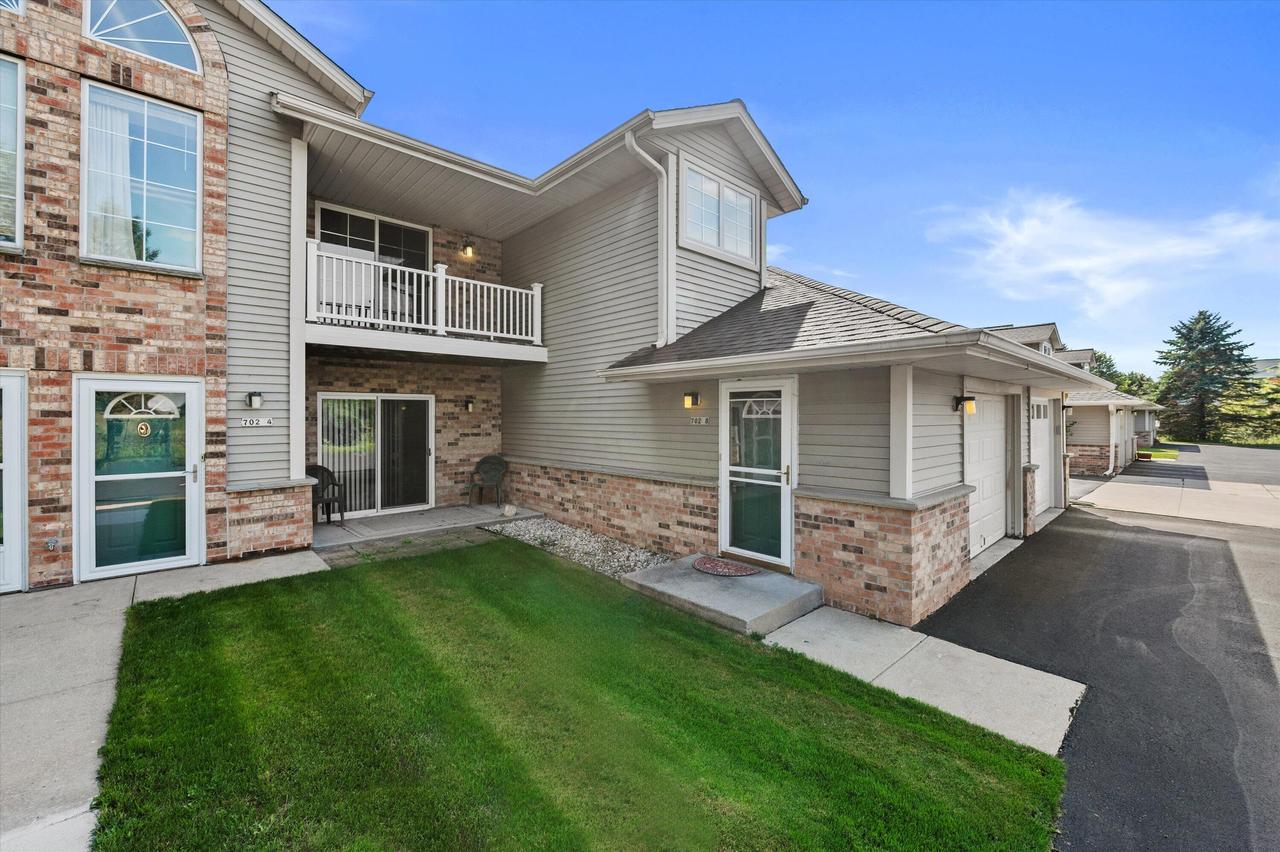 702 Shepherds Dr #8, West Bend, WI 53090