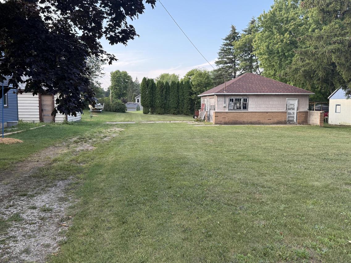910 Fredonia Ave, Fredonia, WI 53021
