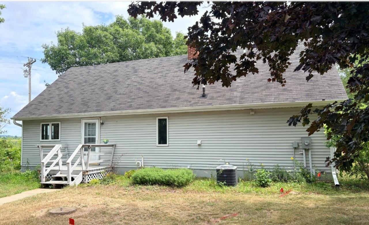 W10104 County Road O -, Manchester, WI 54615