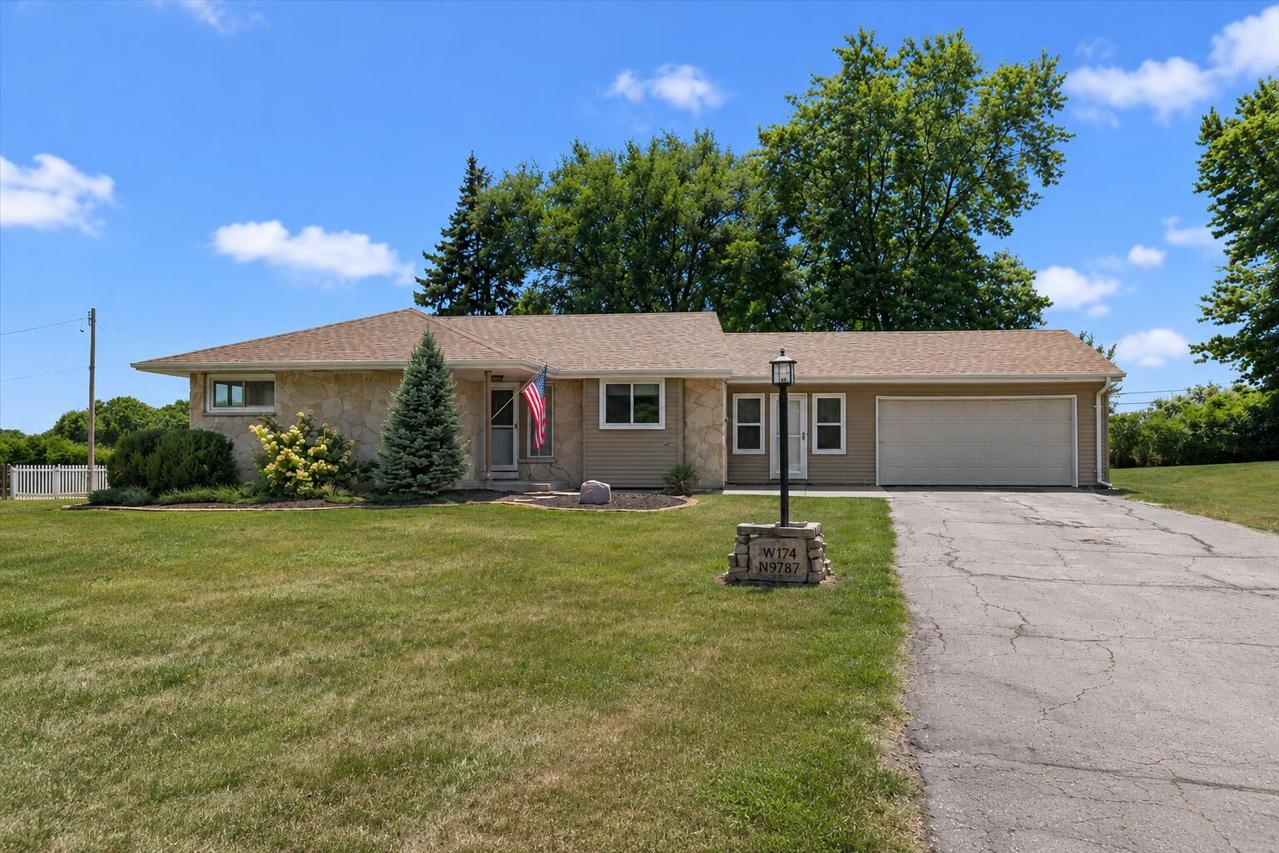W174N9787 Wendy Ln, Germantown, WI 53022