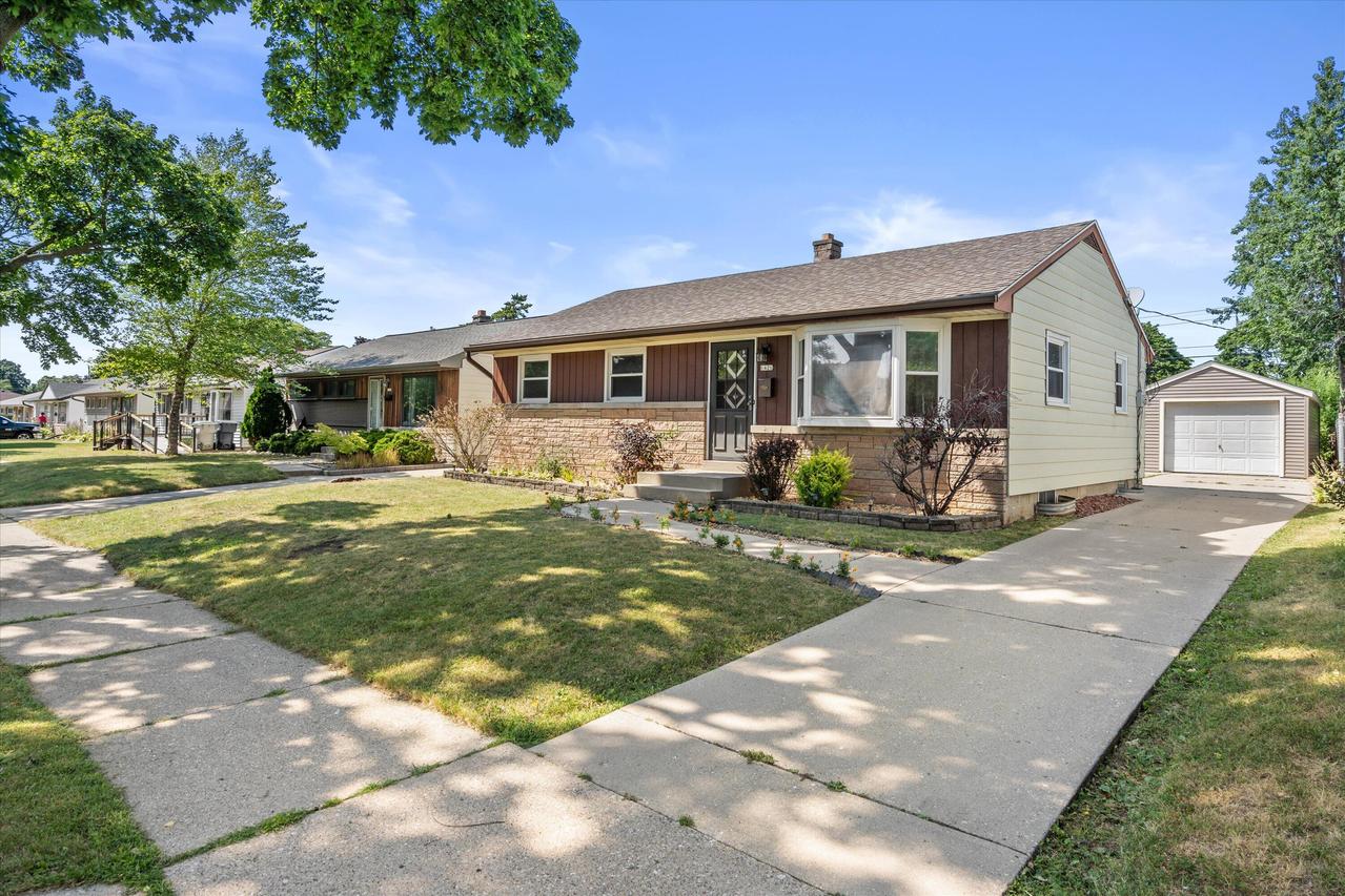 6426 W Wilbur Ave, Milwaukee, WI 53220
