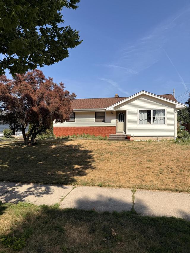 2970 S 99th St, West Allis, WI 53227