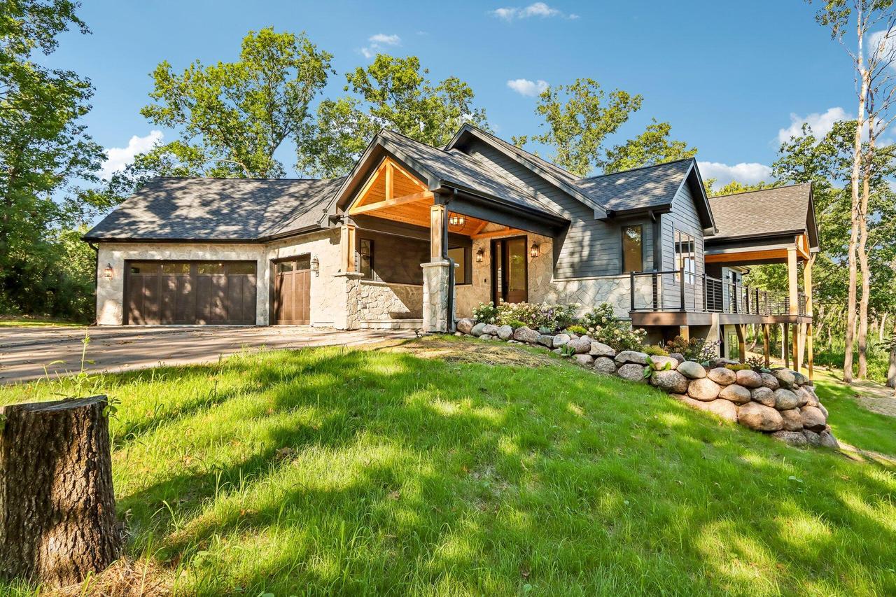 6595 Bridlewood Ct, Lyons, WI 53147