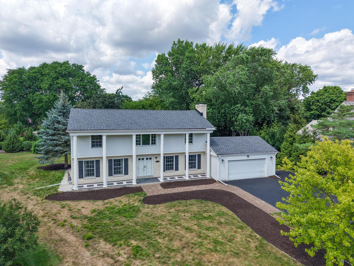 15200 Briaridge Ct, Elm Grove, WI 53122
