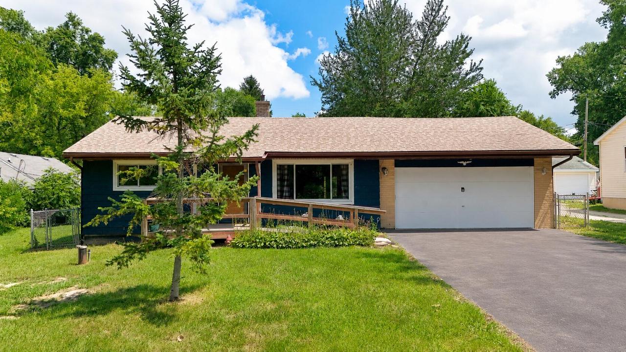 11341 271st Ave, Salem Lakes, WI 53179
