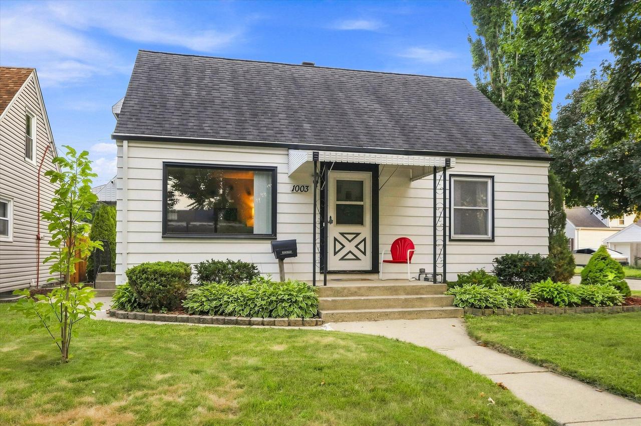 1003 E Morgan Ave, Milwaukee, WI 53207
