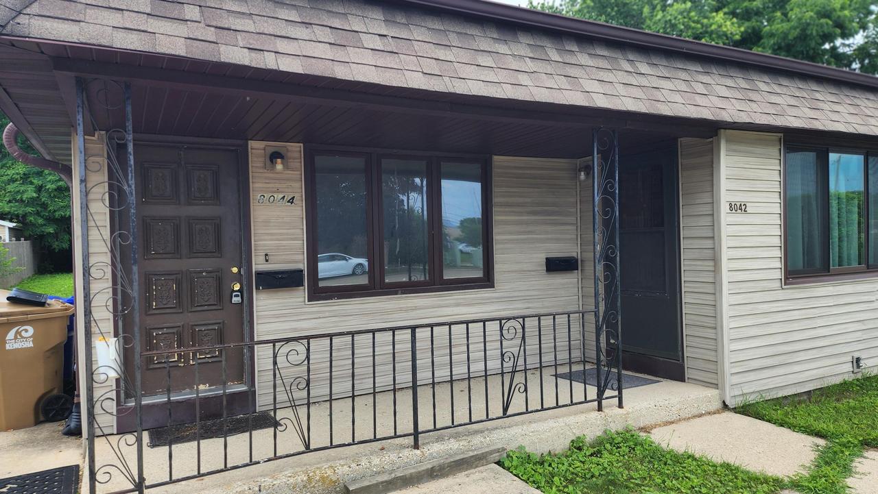 8042 14th Ave, Kenosha, WI 53143