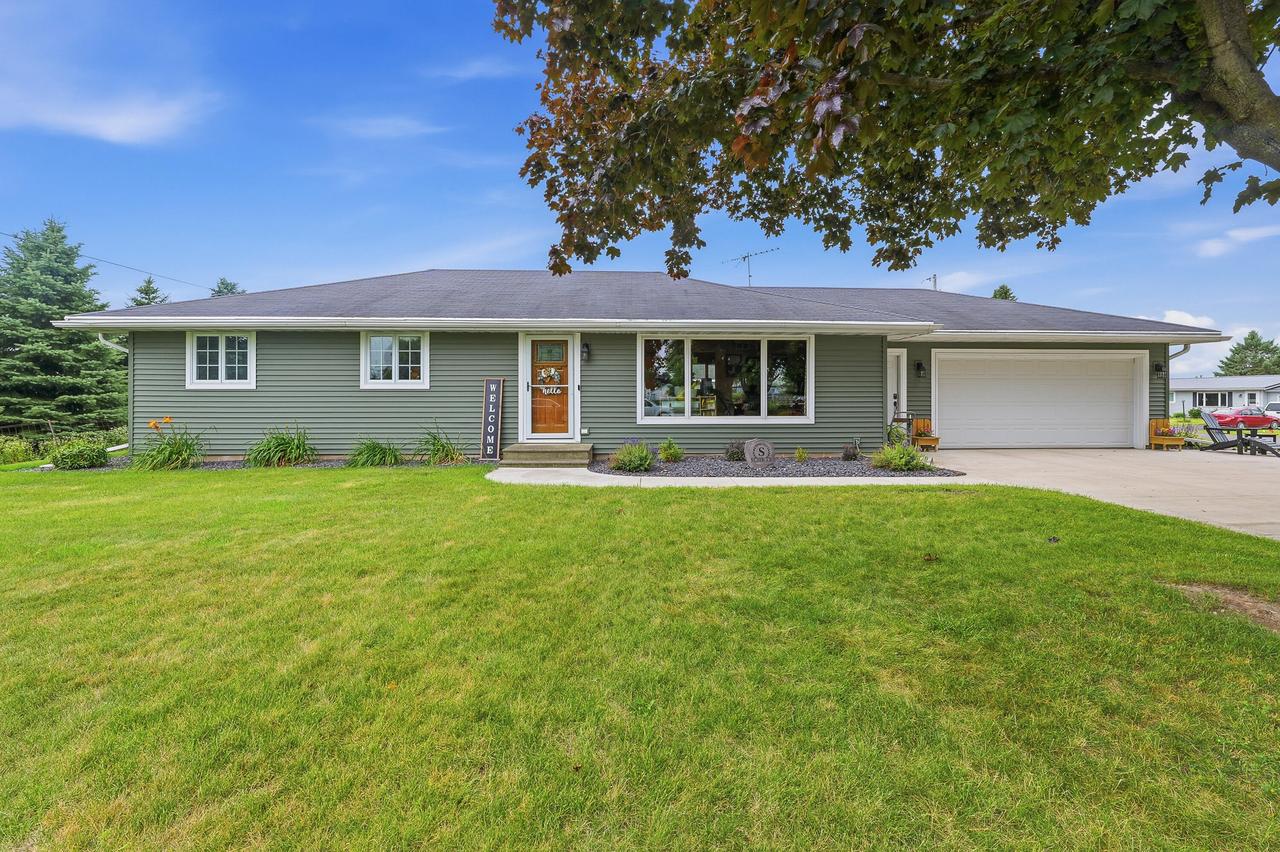 N10470 Meadow Ln, Leroy, WI 53048