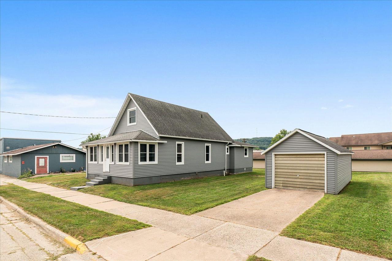 113 N Bird St, La Farge, WI 54639