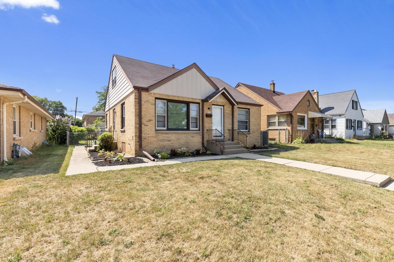 4415 N 66th St, Milwaukee, WI 53218