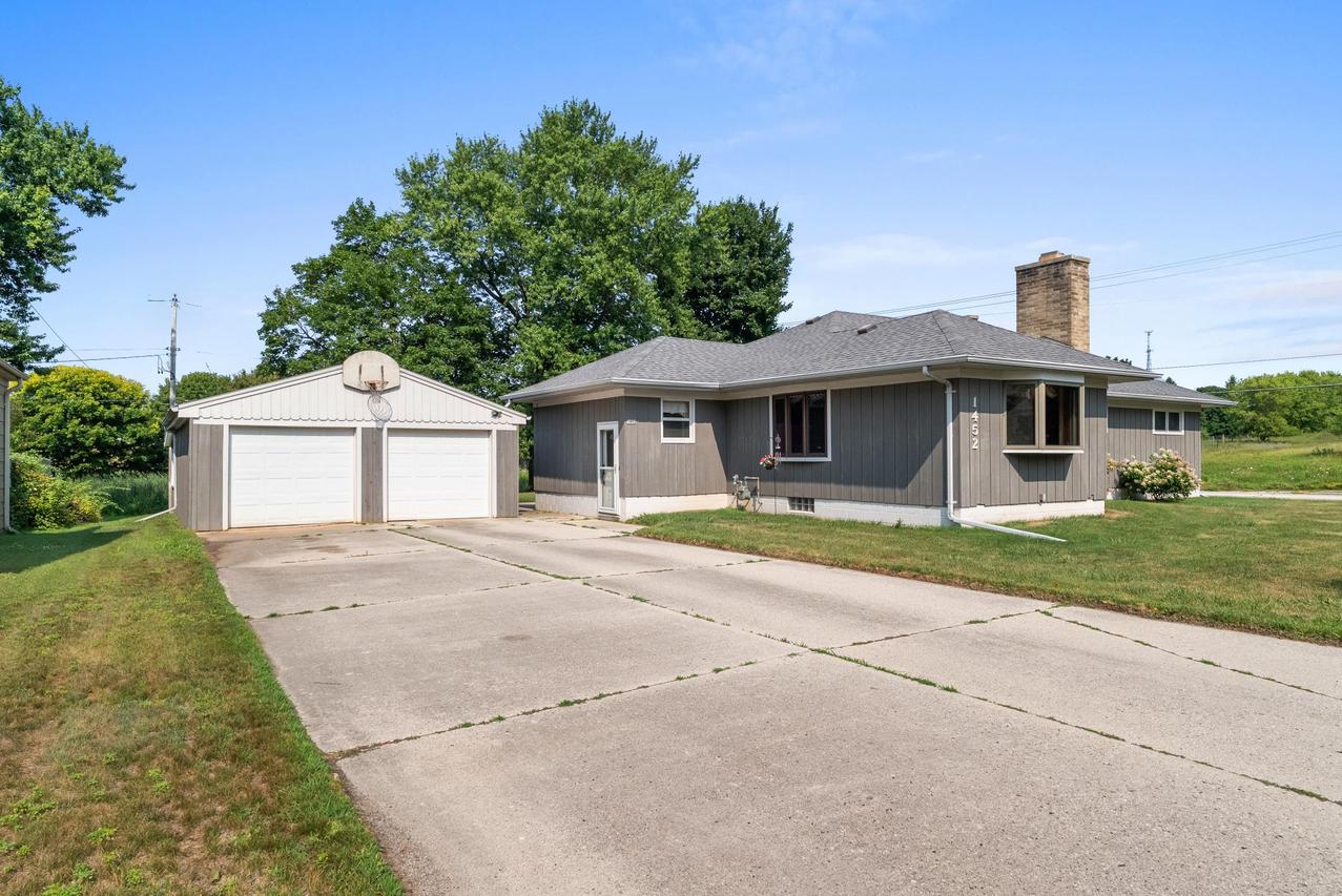1452 N 43rd St, Sheboygan, WI 53081