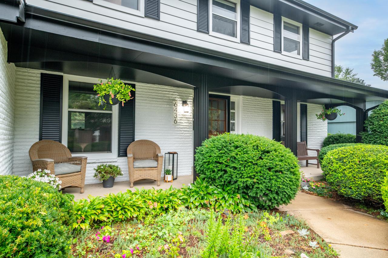 6436 Riverdale Ln, Greendale, WI 53129