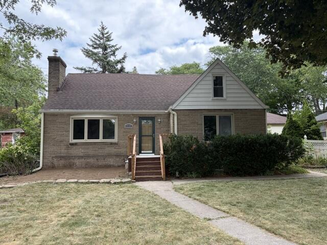 4260 N 93rd St, Wauwatosa, WI 53222