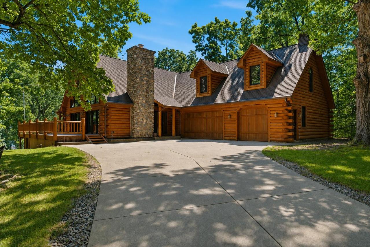 5633 Contour Rd, Waterford, WI 53185