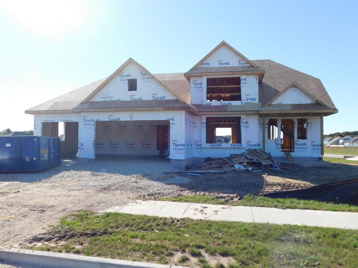 1035 Candleberry Ln, Grafton, WI 53024