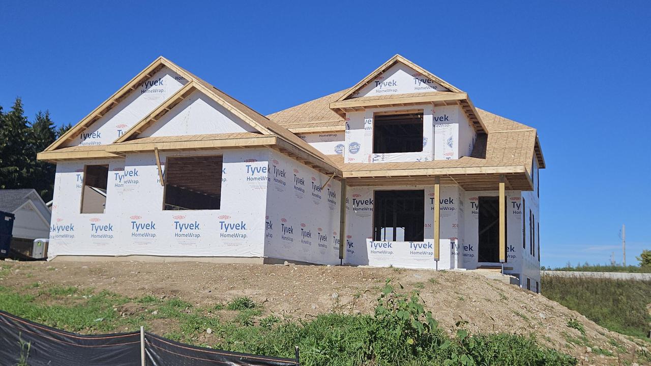 300 Eagle Dr, Grafton, WI 53024