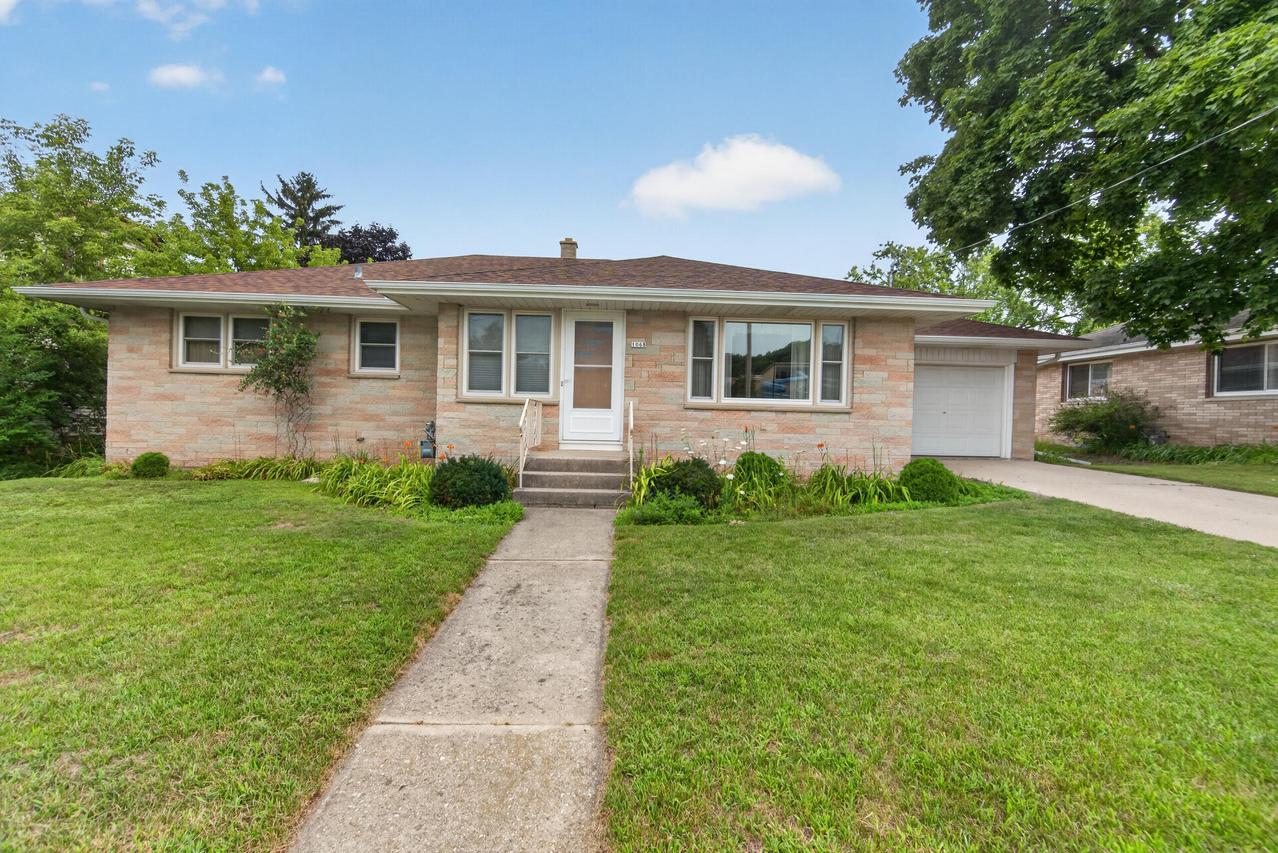 1068 Cedar St, West Bend, WI 53095