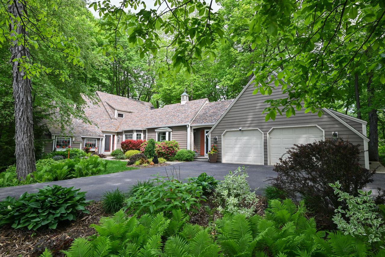 3554 Cranberry Ln, Caledonia, WI 53404