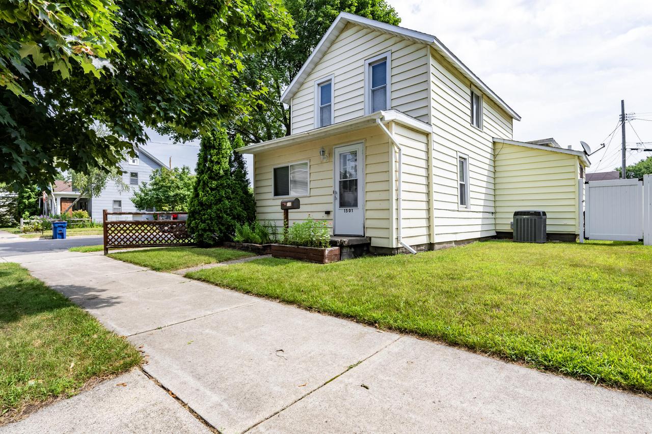 1501 10th St, La Crosse, WI 54601