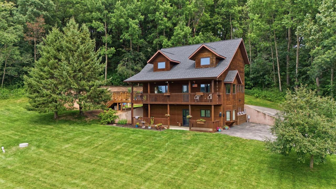 W16402 Malchaski Ln, Gale, WI 54630