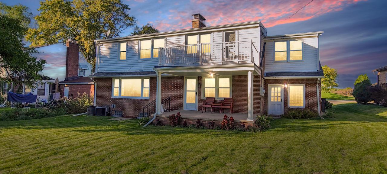 9715 W Wisconsin Ave, Wauwatosa, WI 53226