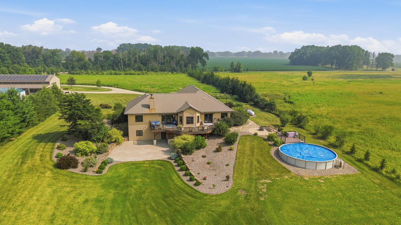 W11020 Center Rd, Rosendale, WI 54971