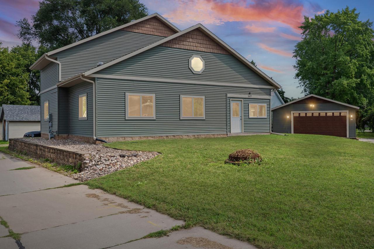 1627 N Salem Rd, La Crosse, WI 54603